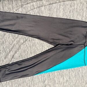 ZYIA Active Black and Teal Fitness Leggings and Bra set